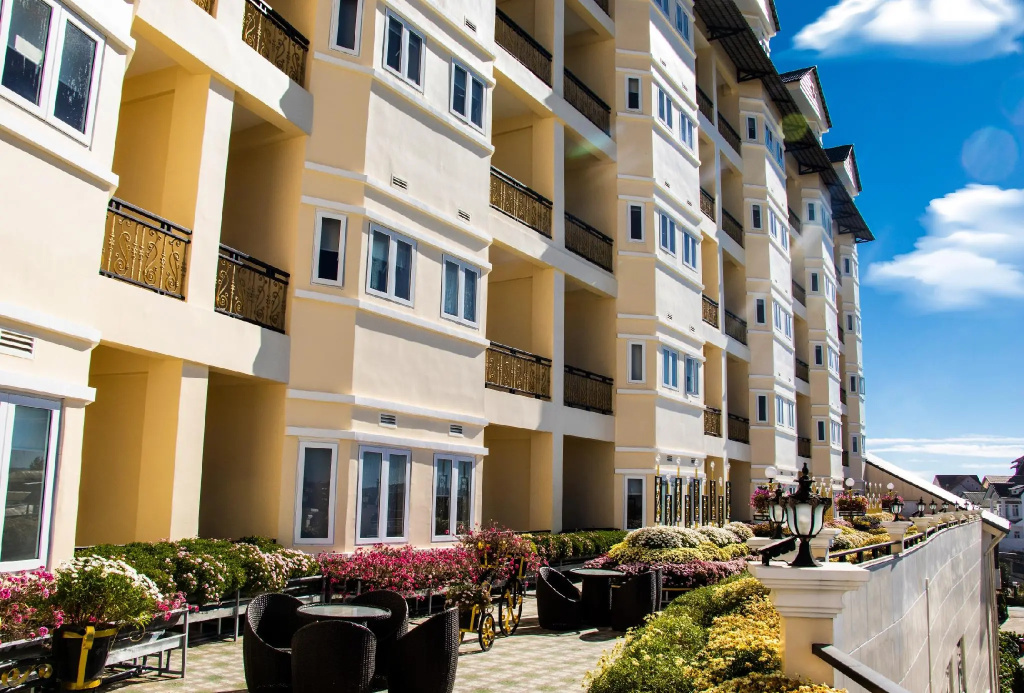 Ladalat Hotel
