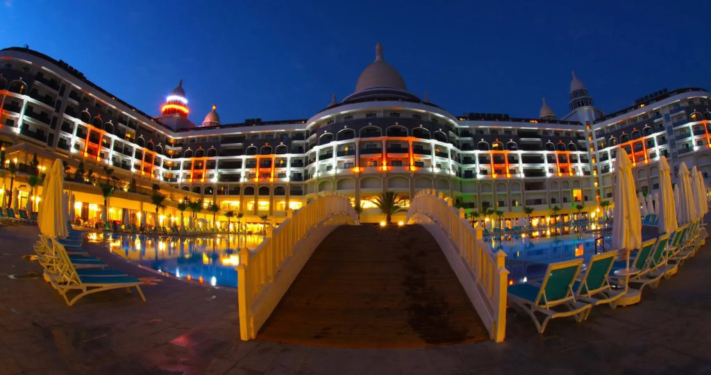 Diamond Premium Hotel