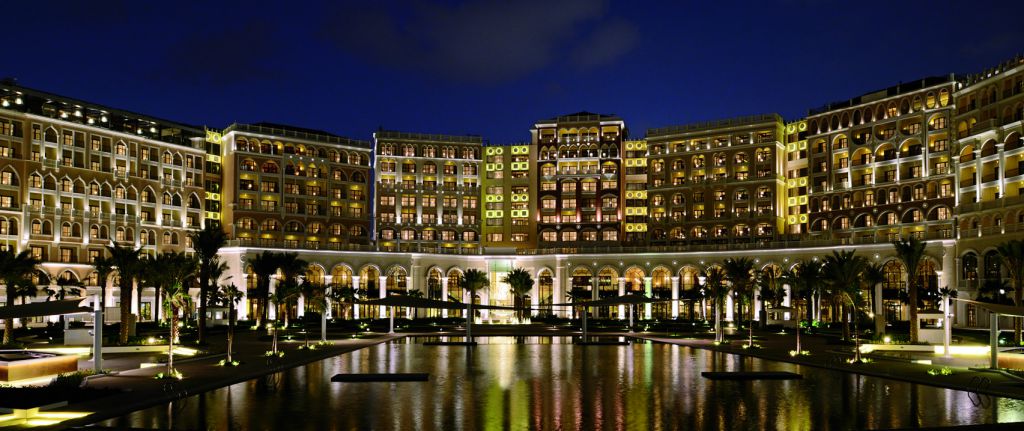 The Ritz-Carlton Abu Dhabi, Grand Canal