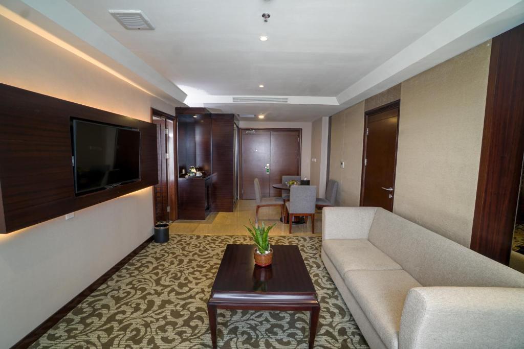 Swiss-Belhotel Serpong 4