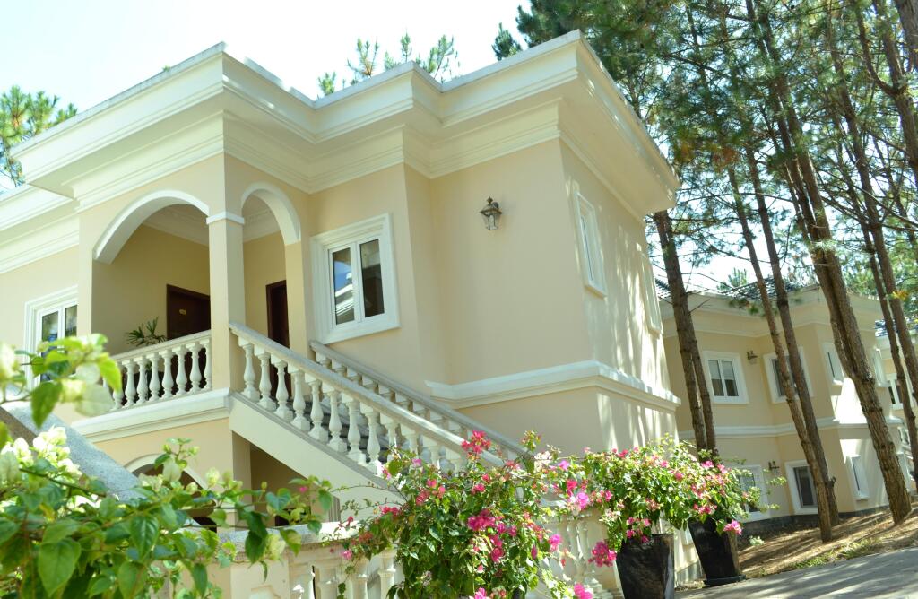 Dalat Edensee Lake Resort