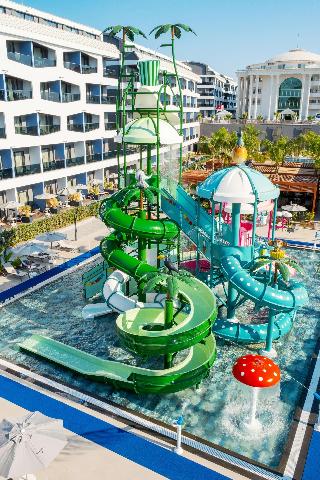Liu Resorts