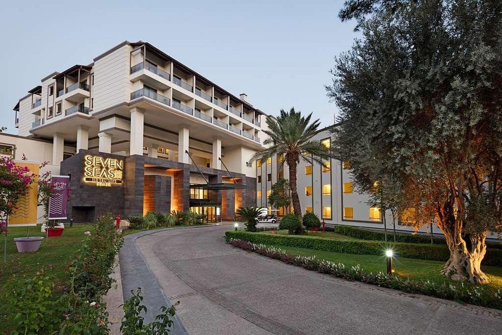 Seven Seas Hotel Life -