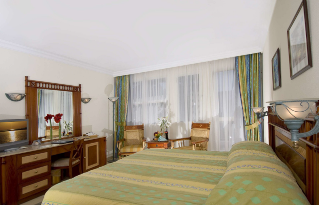 Maritim Jolie Ville Resort