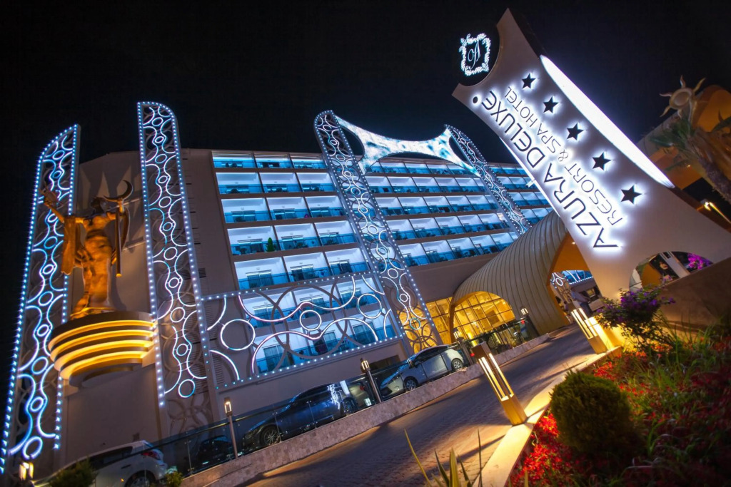 Azura Deluxe Resort