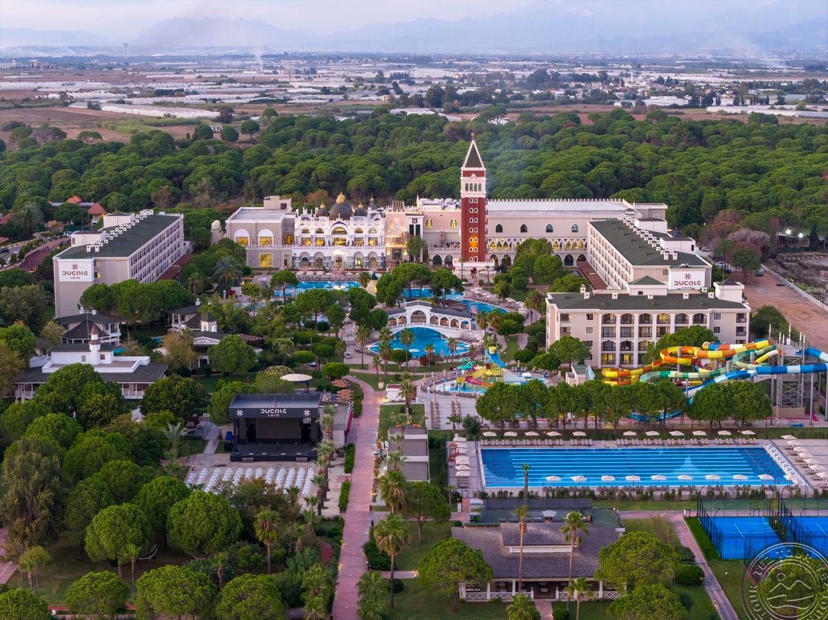 Venezia Palace Deluxe Resort Hotel