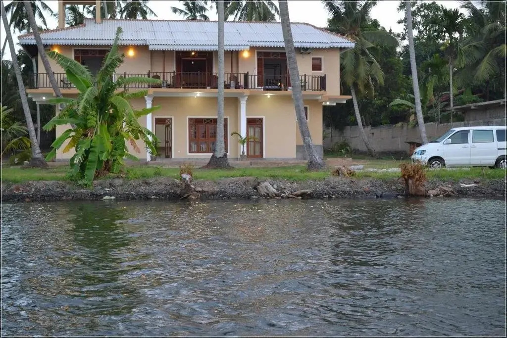 Sano Rich Lagoon Villa