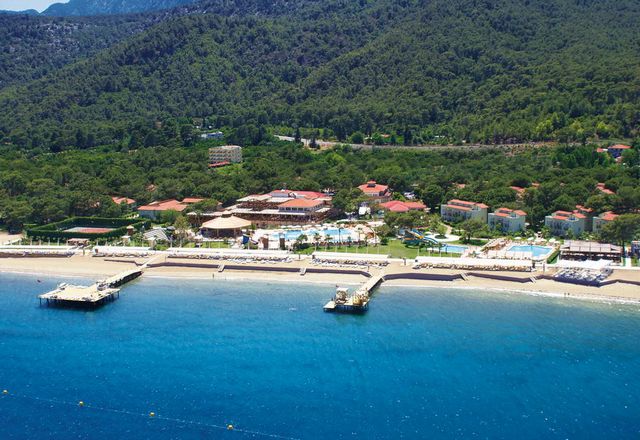 Crystal Flora Beach Resort