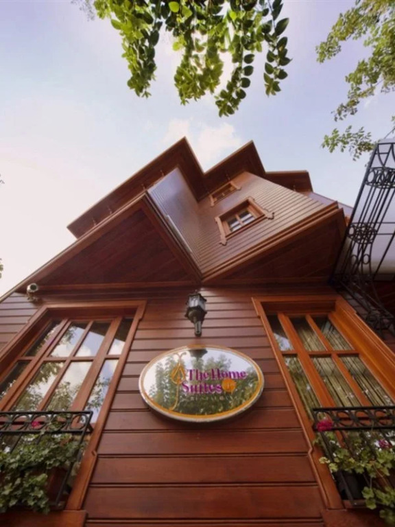 Отель Glk Premier The Home Suites