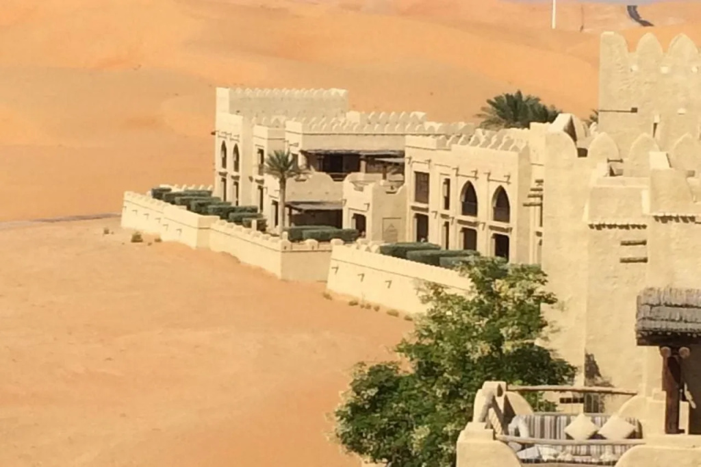Qasr Al Sarab Desert Resort By Anantara