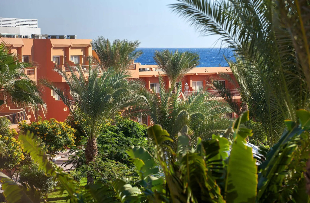 Amwaj Oyoun Resort