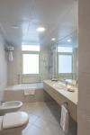 Roda Al Murooj Dubai Downtown Hotel