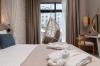 Side Royal Luxury